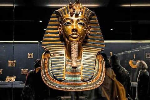 Excursión al Museo Egipcio de El Cairo y experiencia de cena en el Nilo Felucca