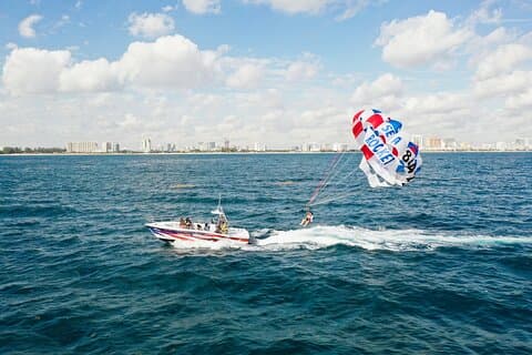 Aventura de Parasailing da Flórida