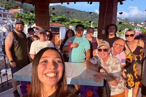 Tour a pie por el cementerio de Día de Muertos en Puerto Vallarta
