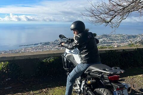 Tour dell'isola di Madeira occidentale di un'intera giornata in moto (autoguidato)
