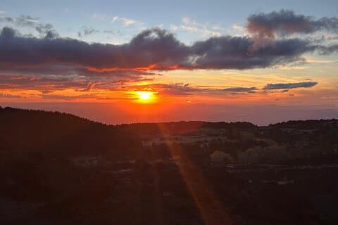 Catania: Sunset Jeep Tour of Mount Etna and Lava Flow Caves