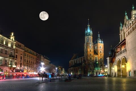 Krakóws underjordiska museum & Gamla stan : Skrämmande mörk tur