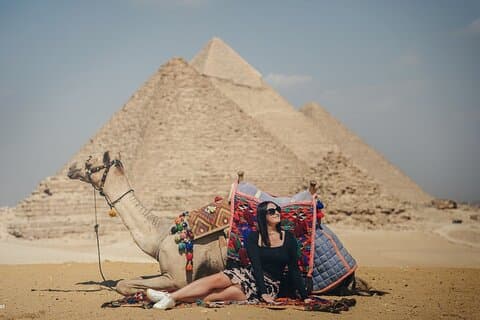 Giza pyramider, Sphinx, frokost og kamel ride fra Cairo / Giza hoteller