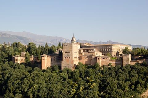 Dagvullend Alhambra vanuit Sevilla : Kleine groep & SkipLine-ervaring