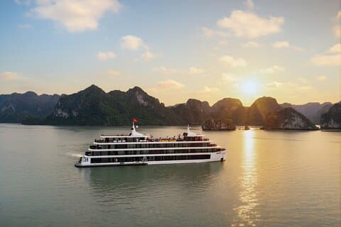 5 - Star Ha Long Bay Luxury Cruise & Elegante fuga notturna