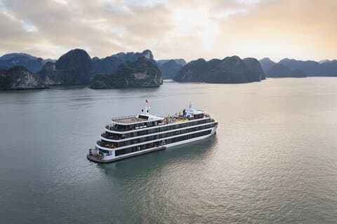 L’amourkryssning: 2 - Dags naturskön resa genom Ha Long Bay
