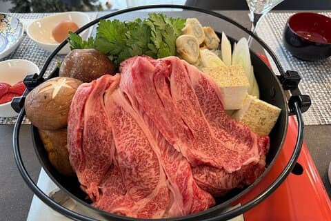A5 Iga Wagyu Sukiyaki avec un hôte formé par des Experts
