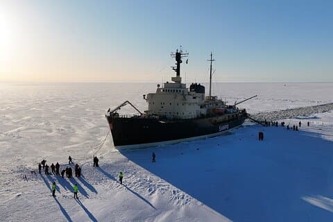 Kemi: Icebreaker Sampo Cruise with icefloating program
