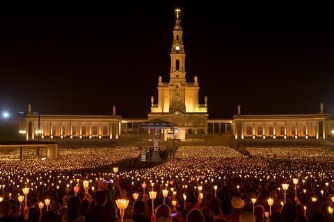 From Lisbon : Fatima to the Night – Experience of the Candle Procession