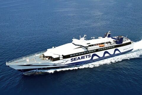 Transferencias de ferry de alta velocidad entre Mykonos y Naxos