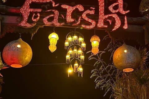 Farsha Café e visita guiada à cidade