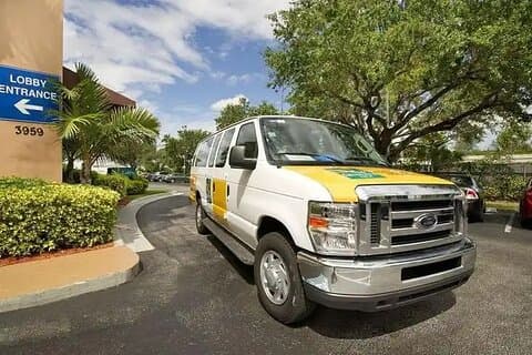 Detroit Metropolitan Wayne County Airport DTW private Transfer