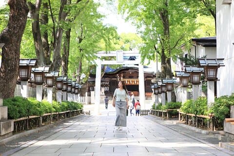 Ishikiri Tsurugiya Shrine Lokal Gourmet Privat tur
