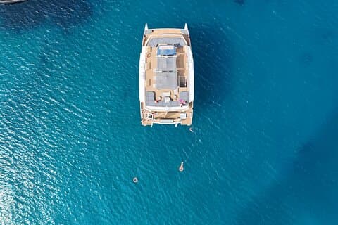 アジャクシオ湾のカタマラン クルーズ ツアー 6 時間