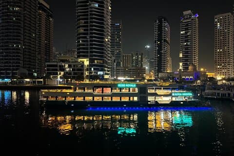 Abu Dhabi Rose Royale Mega Yacht Dinner Croisière
