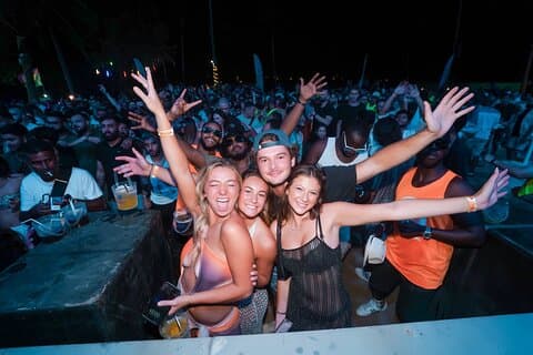 Phuket Paradise Beach Massive Full Moon Dans og ild fest