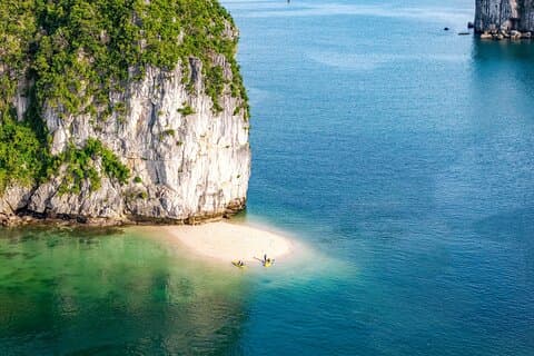 Oplev Halong Bay med 3-timers privat luksusyachtrejse
