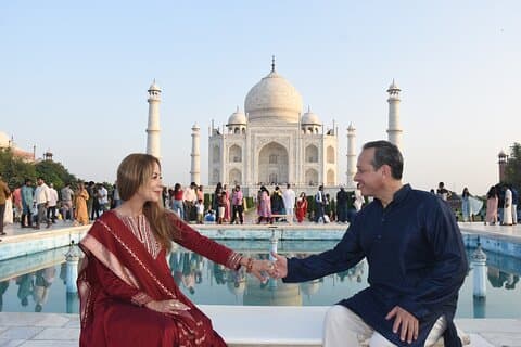 Recorrido todo incluido de un día al Taj Mahal, el Fuerte de Agra y el pequeño Taj desde Delhi en coche