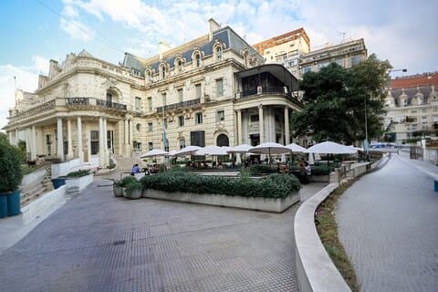 Premium snack at Palacio Paz