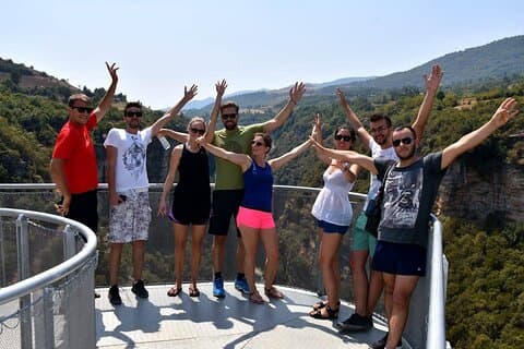 Ganztägige Tour zum Bogova Wasserfall und den Osum River Canyons