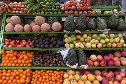 Gastronomische tour in Bogotá: Marktplein en fruitproeverij met lunch