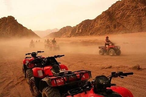 Hurghada Desert Safari Quad Bike con cena e spettacolo beduino