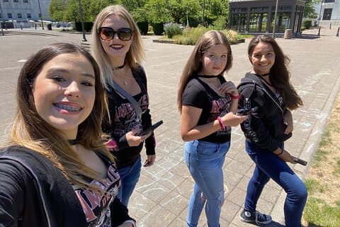 Salem Oregon Puzzling Adventure Scavenger Hunt Walking Activity