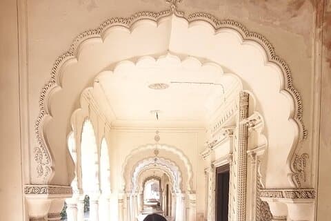 Hyderabad Heritage Tour: Museums, British Residency &Paigah Tombs