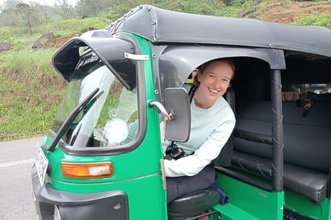 Nuwara Eliya TukTuk Ride Plantação de chá panorâmica e passeio por cascata