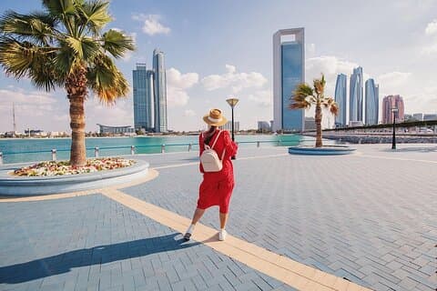 Tour guidato di un'intera giornata dei principali luoghi di interesse di Abu Dhabi con trasferimenti