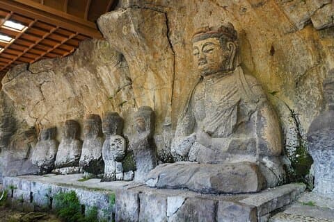 Usuki Stone Buddhas Private Day Tour