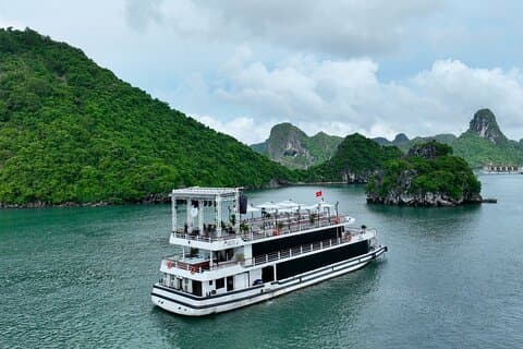 From Hanoi 5 Star Halong Bay Day Cruise Jacuzzi and Live Music