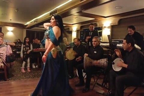 Cairo Dinner Cruise no Rio Nilo com Belly Dancing Show