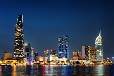 Tour privado por los iconos nocturnos de la ciudad de Ho Chi Minh