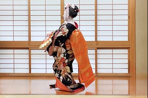 Kyoto Private Geisha Experience in an Exclusive Teahouse at Gion