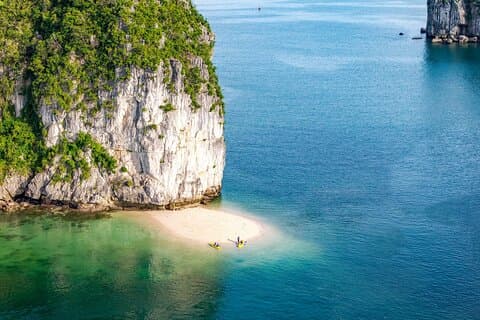 3-Hour Private Yacht Discover the Spectacular of Ha Long Bay