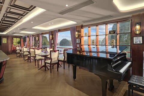 Halong Bay Luxury Cruise de Hanoi – Almoço, Jacuzzi e Música ao Vivo