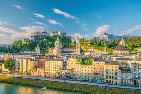 Prag till Salzburg Český Krumlov och privat tur från stad till stad