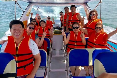 Private Journey to An Thoi Islands by Boat and Cable Car