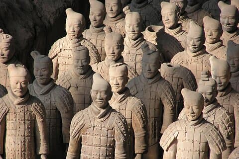 Privat rundrejse lufthavnstransfer til Terracotta Army & City Wall med en guide