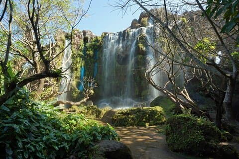 Land of Angels Waterfall-Temple-StickyWaterfall,Thai lunch Buffet