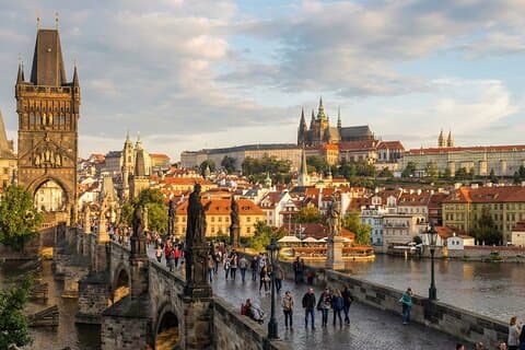 7 giorni di audio tour AI autoguidati a Praga e in tutta la Cechia
