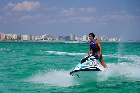 Xtreme H2O 2 Passenger Jet Ski Rental Grenzend aan Crab Island