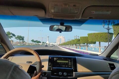 Abu Dhabi City Tour: Grand Mosque, Palace, Louvre og Ferrari World