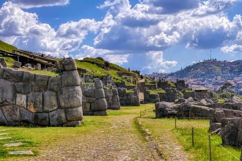 Cusco City Tour: 4-Hour Tour to Sacsayhuamán and Qenqo
