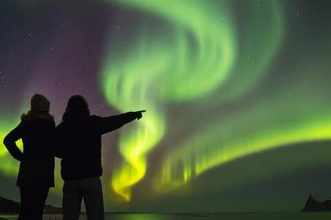Northern Lights Tour: Cozy Night Adventure com Chocolate Quente