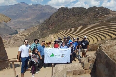 Full-Day Guided Tour to the Sacred Valley of the Incas in Portuguese