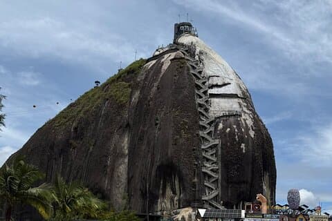 Guatape e Piedra del Peñol e tour in barca e fattoria