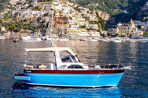 Ganztägige private Capri Bootstour mit Sonne und Entspannung