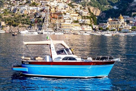 Excursion en bateau privé de la côte amalfitaine, de l'île de Li Galli et de la plage de Nerano